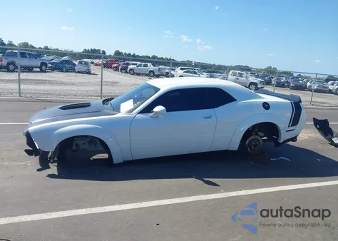 2016 Dodge Challenger 392 Hemi Scat Pack Shaker from USA, damaged, VIN 2C3CDZFJ8GH325978